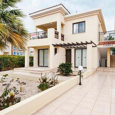 Beautiful 2-Bedroom Apartment - Great Location Paphos Exterior photo