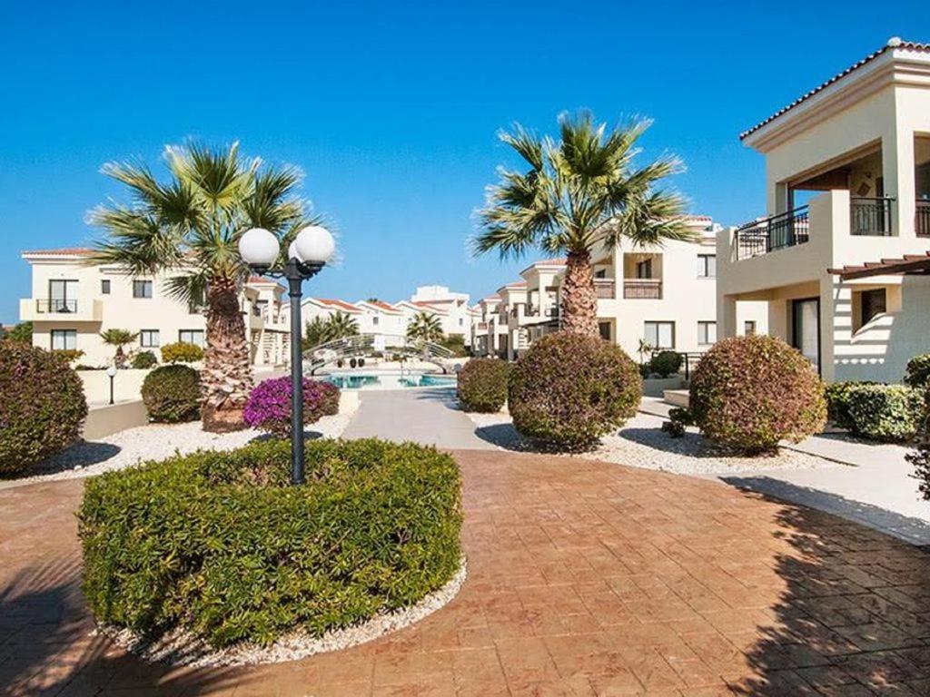 Beautiful 2-Bedroom Apartment - Great Location Paphos Exterior photo
